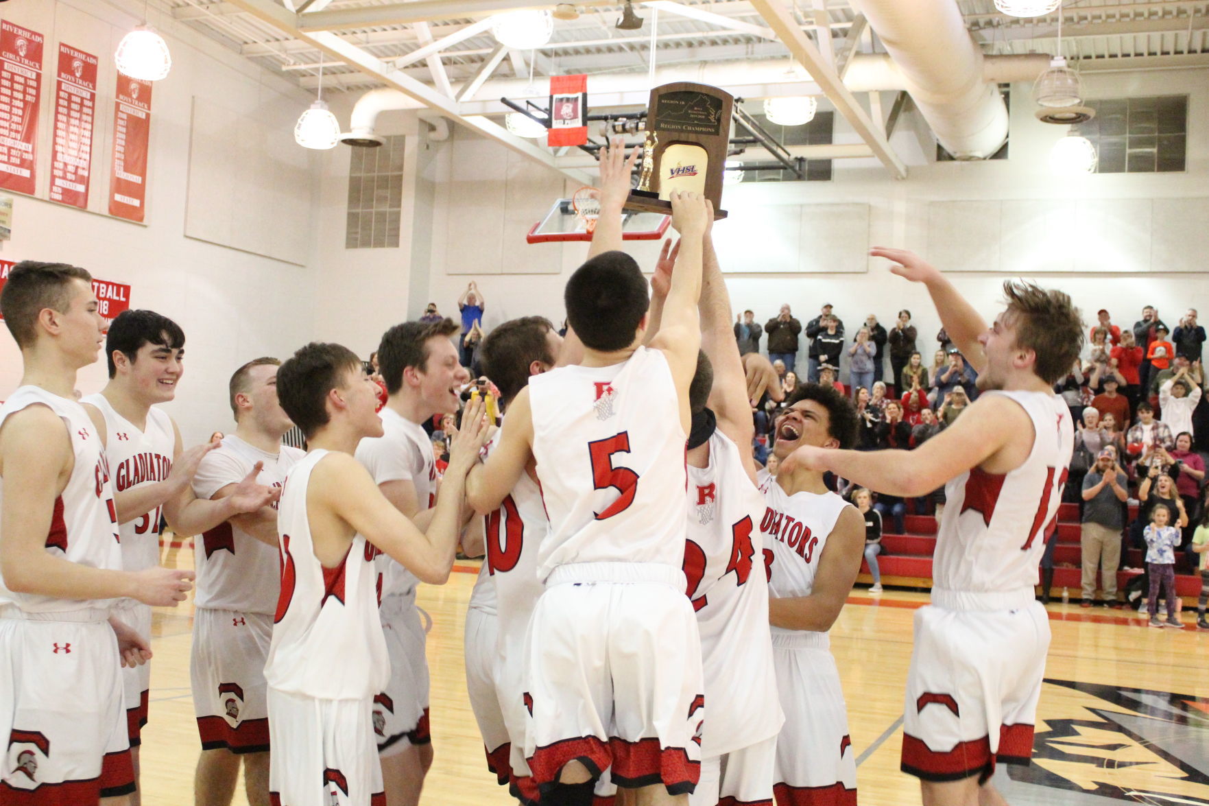 Riverheads boys basketball Region 1B championship win